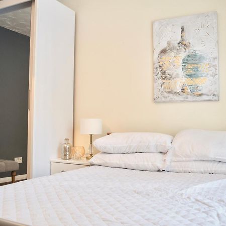 Stylish And Homely 4 Bedroom Home In East London Exteriör bild