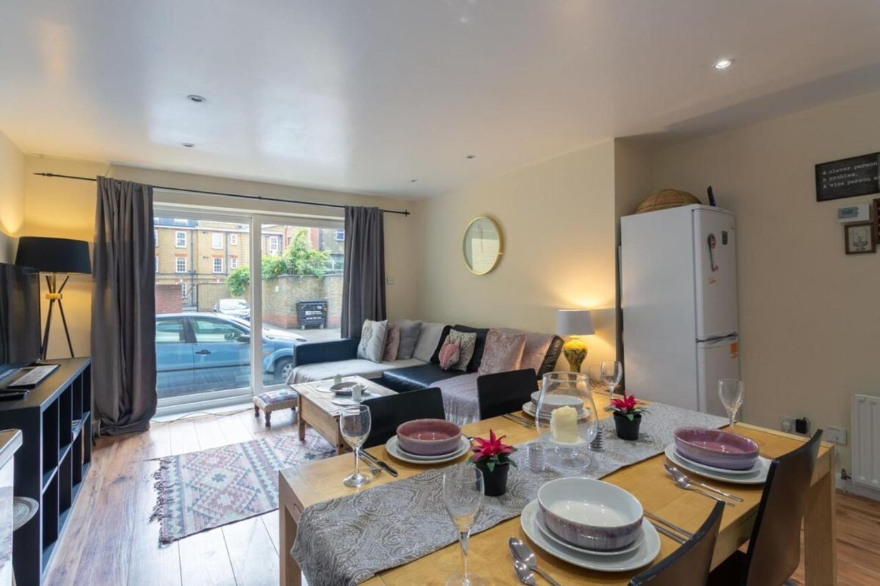Stylish And Homely 4 Bedroom Home In East London Exteriör bild